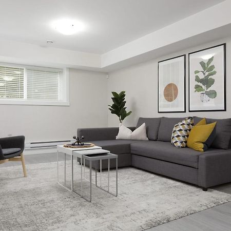 فيلا Tastefully Furnished And Newly Updated 2 Bd Central Lynn Valley شمال فانكوفر المظهر الخارجي الصورة