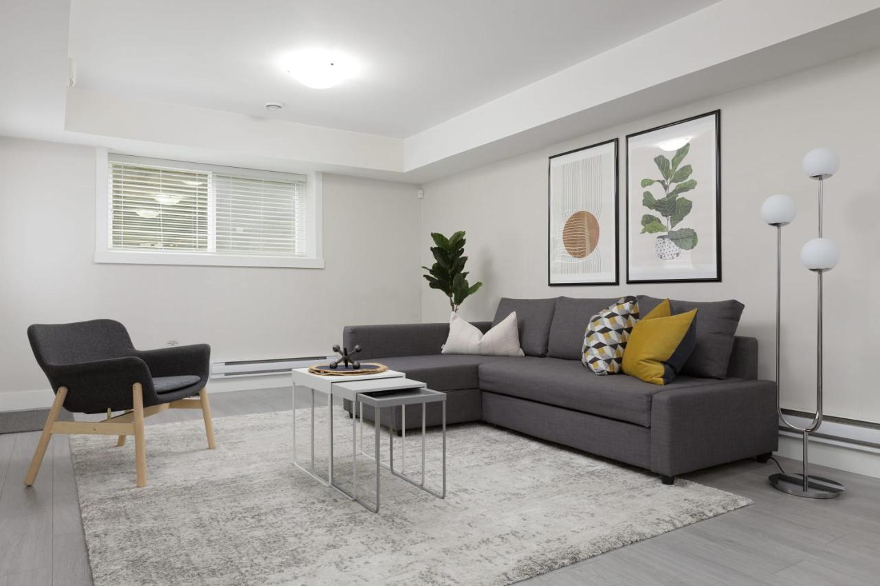 فيلا Tastefully Furnished And Newly Updated 2 Bd Central Lynn Valley شمال فانكوفر المظهر الخارجي الصورة