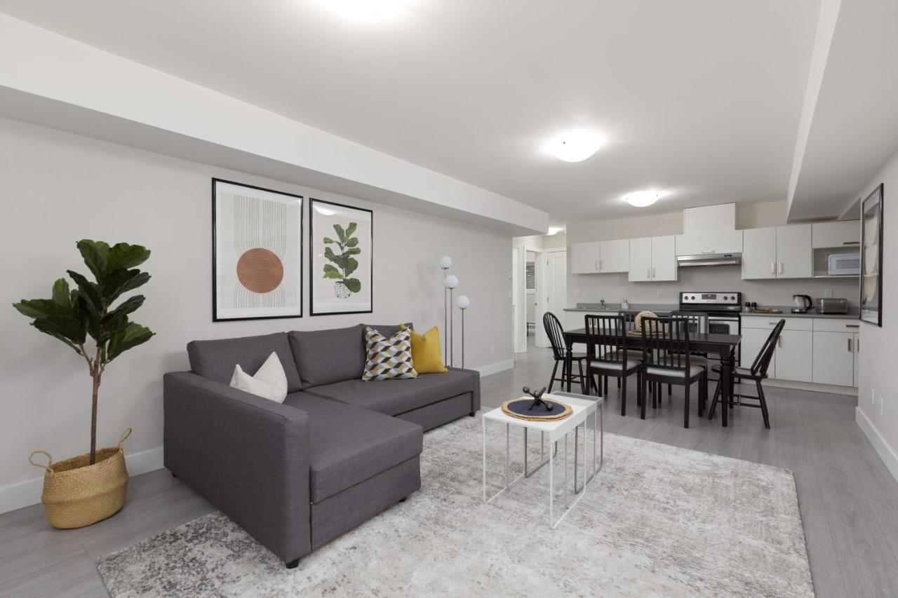 فيلا Tastefully Furnished And Newly Updated 2 Bd Central Lynn Valley شمال فانكوفر المظهر الخارجي الصورة