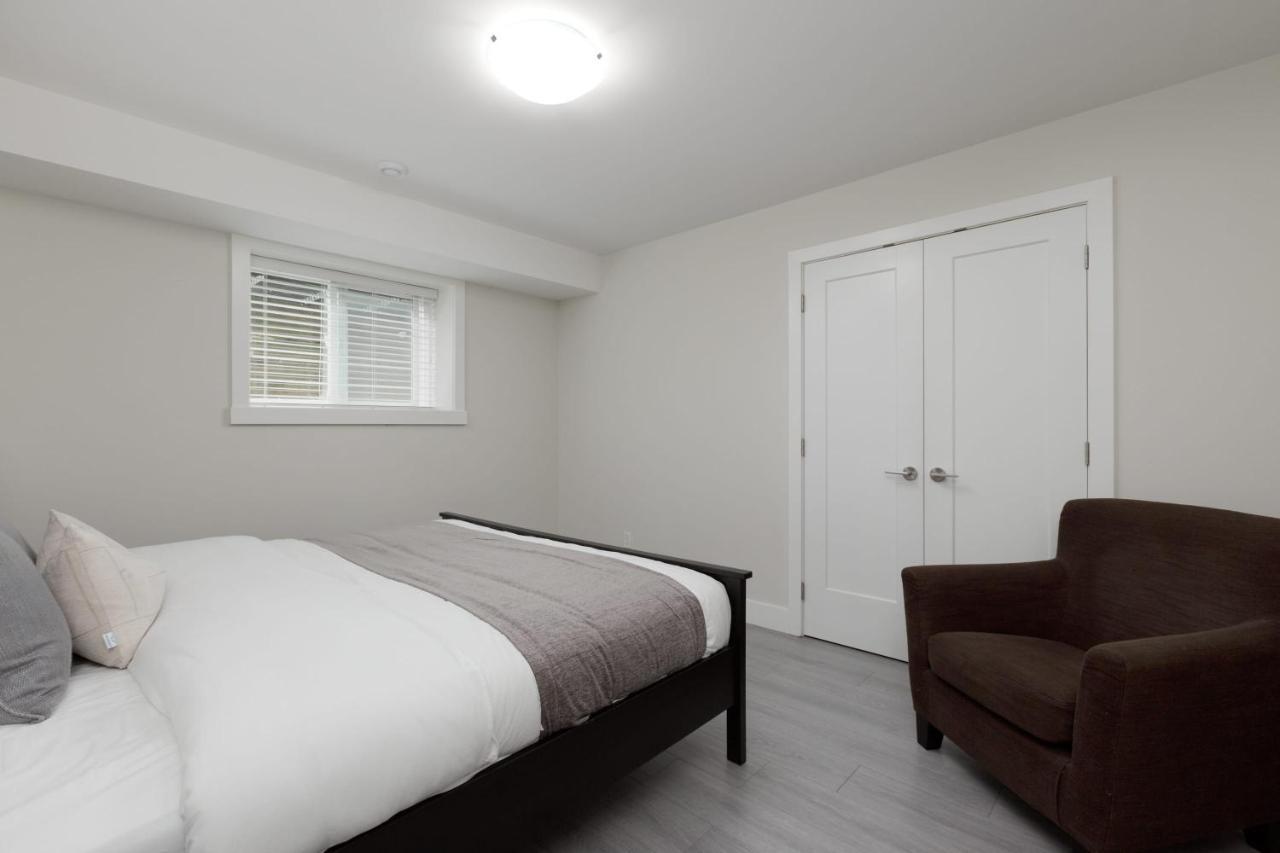 فيلا Tastefully Furnished And Newly Updated 2 Bd Central Lynn Valley شمال فانكوفر المظهر الخارجي الصورة