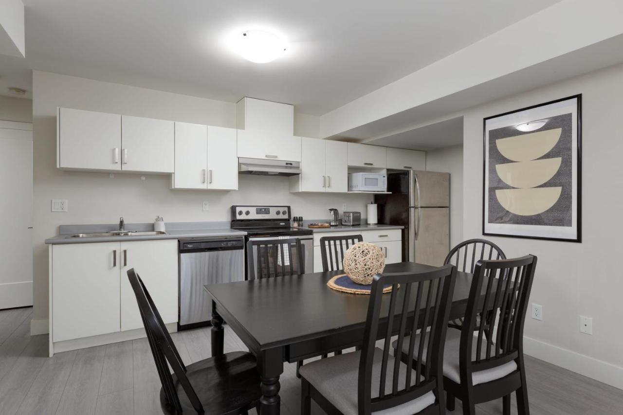 فيلا Tastefully Furnished And Newly Updated 2 Bd Central Lynn Valley شمال فانكوفر المظهر الخارجي الصورة