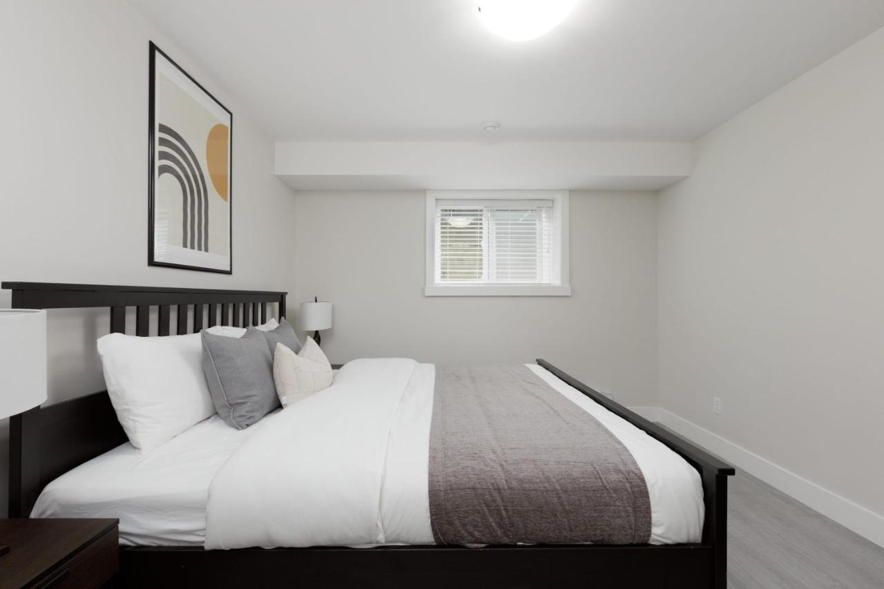 فيلا Tastefully Furnished And Newly Updated 2 Bd Central Lynn Valley شمال فانكوفر المظهر الخارجي الصورة