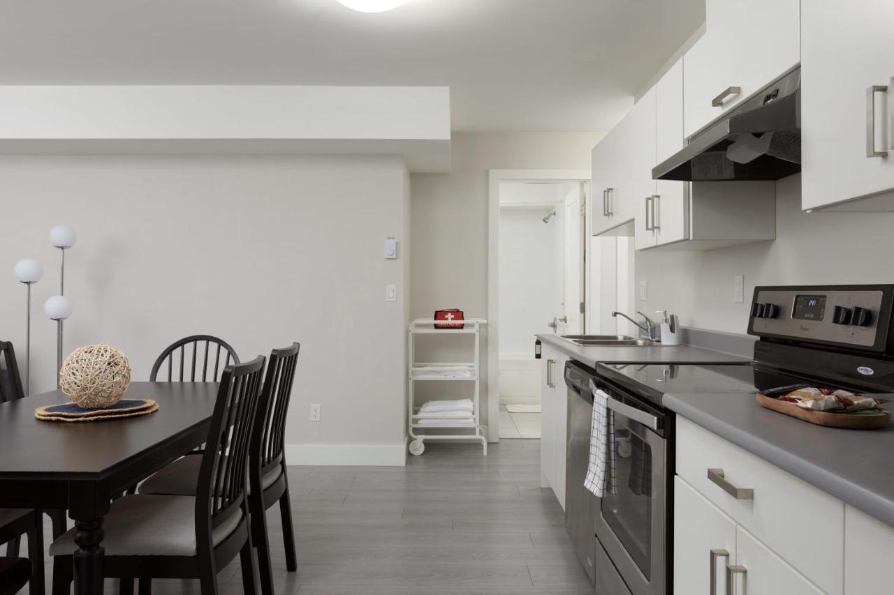 فيلا Tastefully Furnished And Newly Updated 2 Bd Central Lynn Valley شمال فانكوفر المظهر الخارجي الصورة